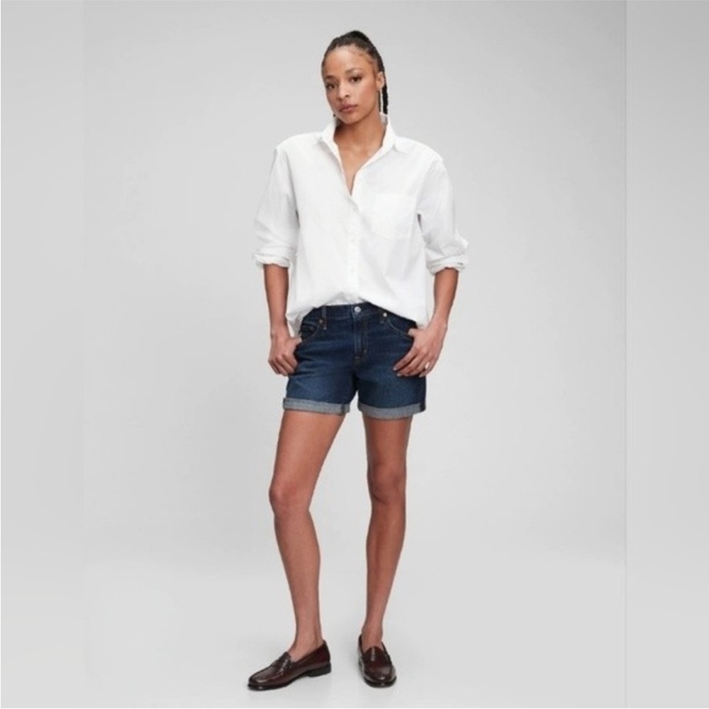 GAP 5" Mid Rise Girlfriend Dark Wash Denim Shorts with Washwell, size 4 / 27 Reg